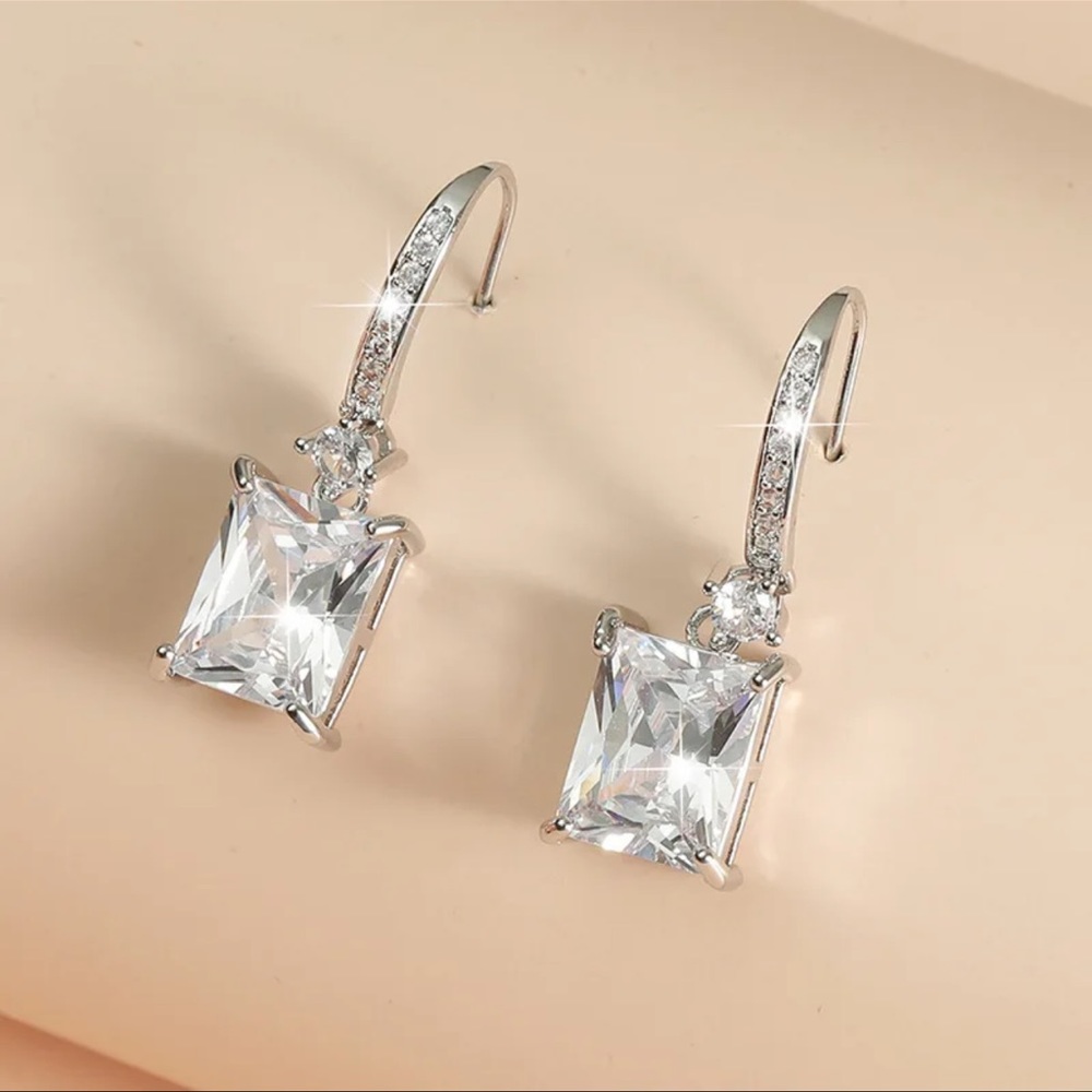 Big Engagement Wedding Jewelry Anniversary Drop Earrings - Picture 5 of 7